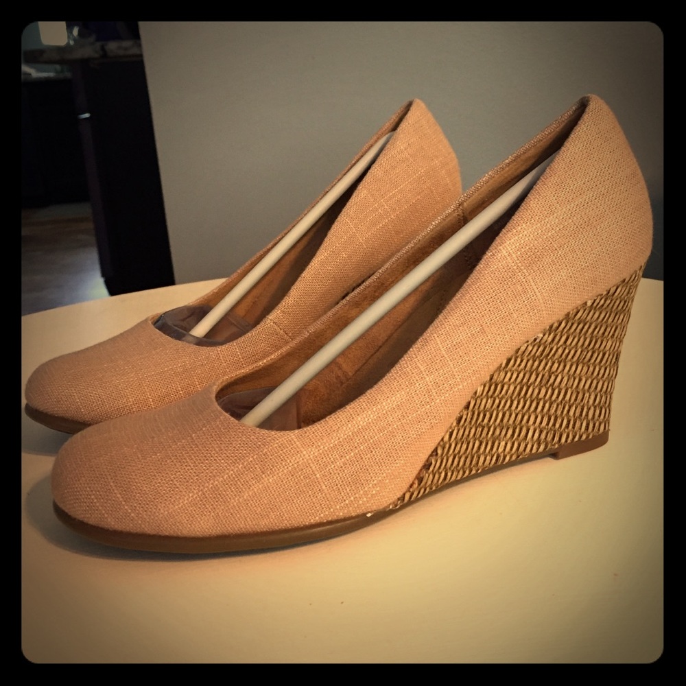 Aerosoles Memory Foam Linen Wedge